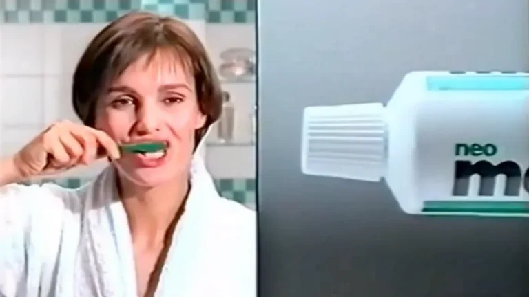 Spot dentifricio Neo Mentadent P